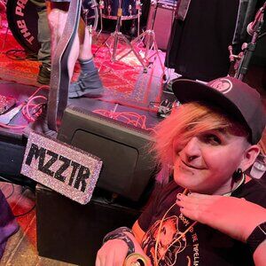 Meet your Posher, Hopper